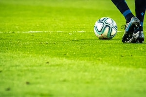 英超曼城2-1阿森纳 哈兰德破门 足球新闻